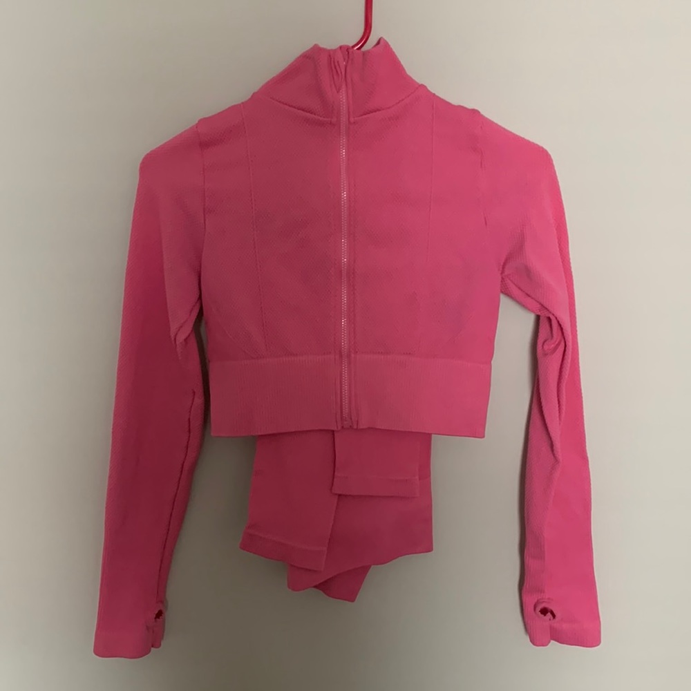 cute hot pink 2 piece active wear set, worn once.